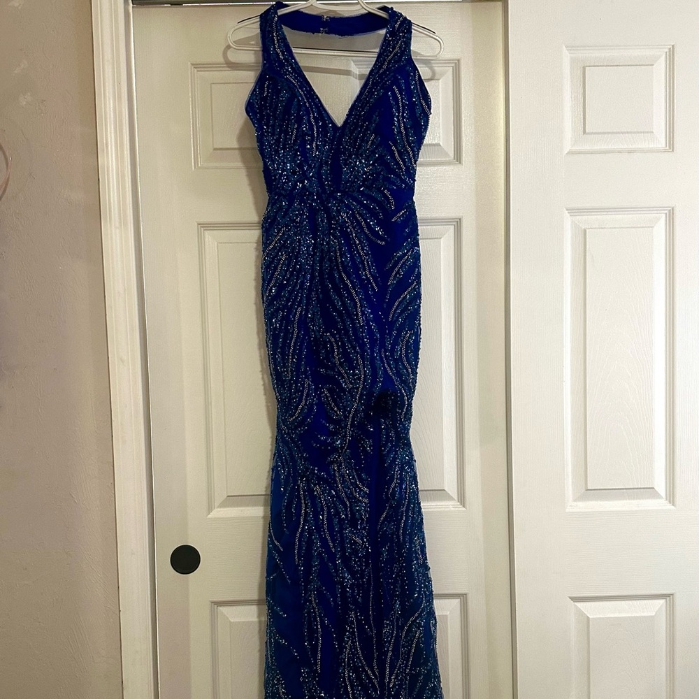 Sheath/Column V-neck/Halter Sleeveless sweep/Brush Train Dresses